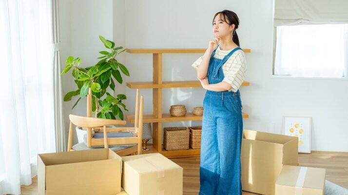 引越しでエアコンを移設したいと悩む人の写真